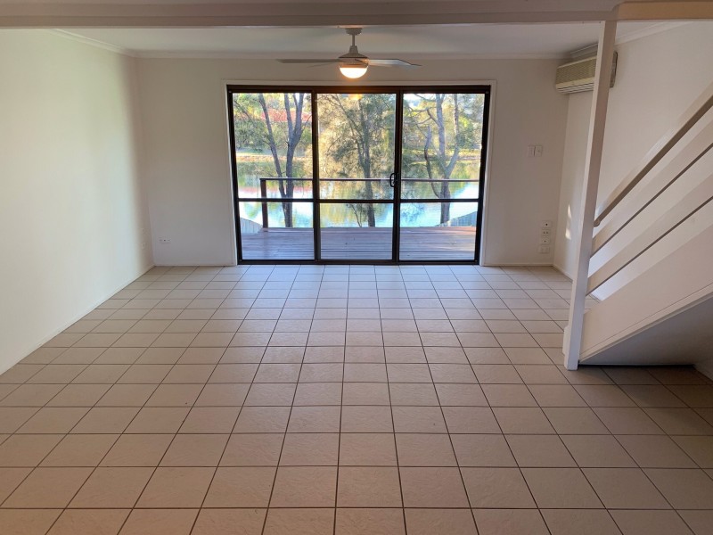 2/32 Sunbird Street, Burleigh Waters QLD 4220