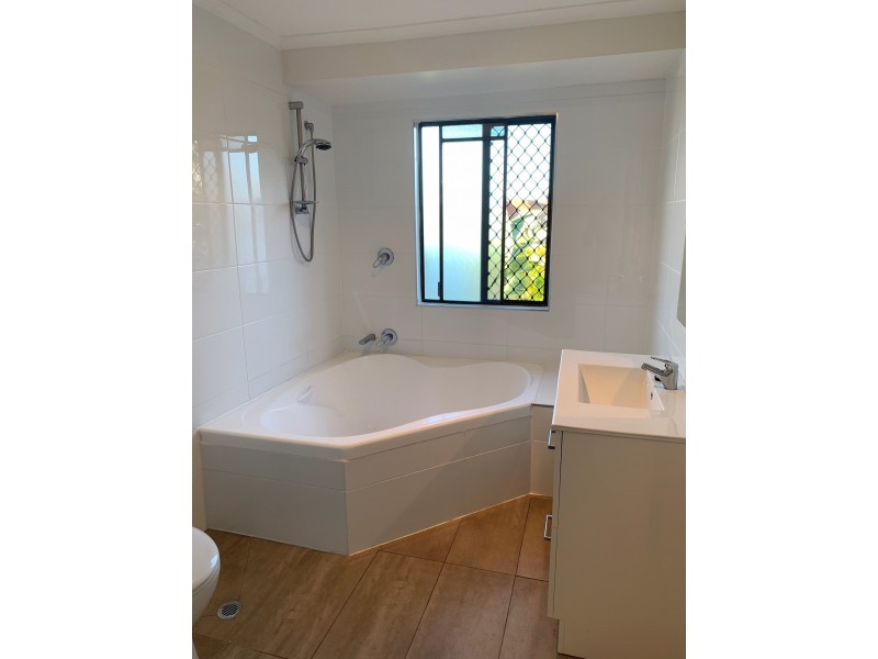 2/32 Sunbird Street, Burleigh Waters QLD 4220