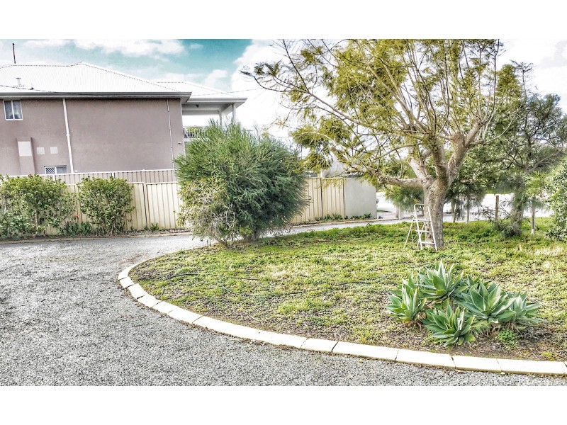 6 Queen Parade, Wannanup WA 6210