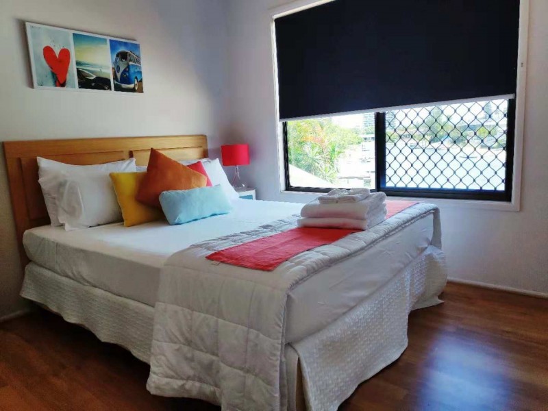 42 Merrimac Boulevard, Broadbeach Waters QLD 4218