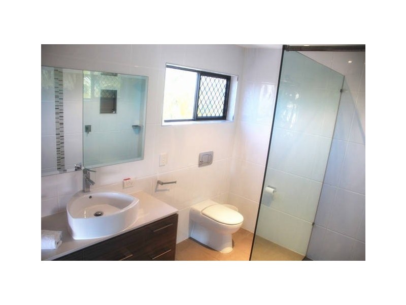 42 Merrimac Boulevard, Broadbeach Waters QLD 4218