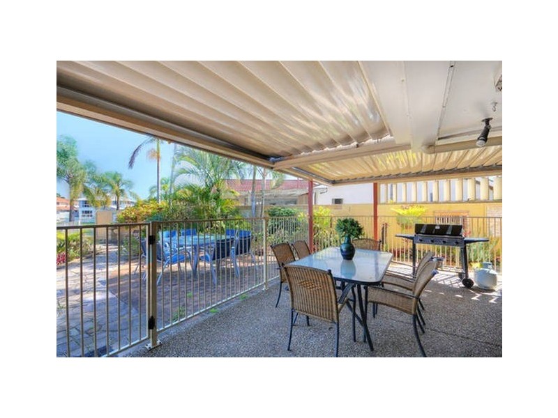 42 Merrimac Boulevard, Broadbeach Waters QLD 4218