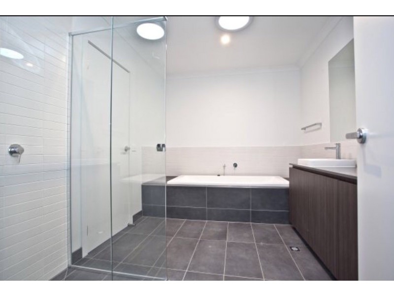 12/60 Oakden Crescent, St Albans VIC 3021