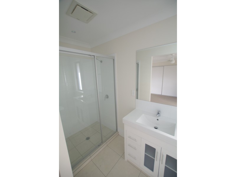 4 Lapis Street, Caloundra West QLD 4551