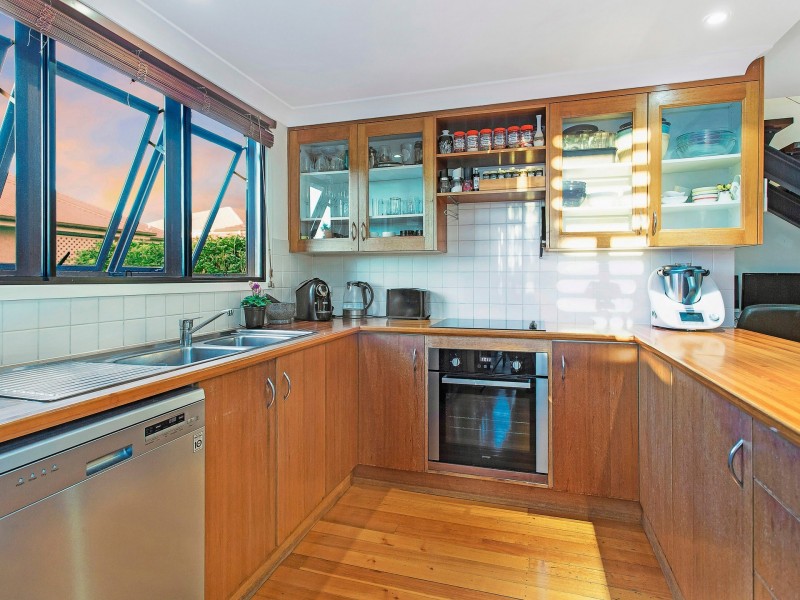 1/18 Brassey Street, Fairfield QLD 4103