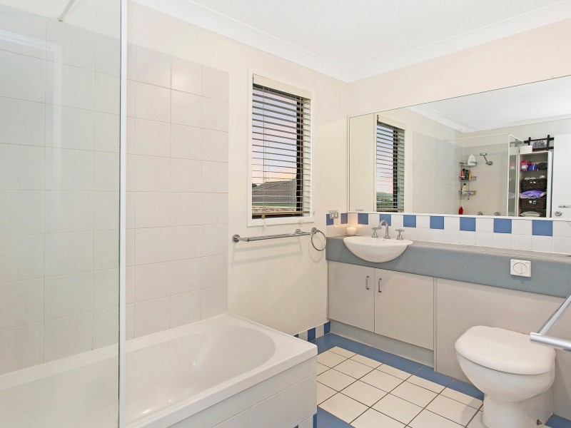 1/18 Brassey Street, Fairfield QLD 4103