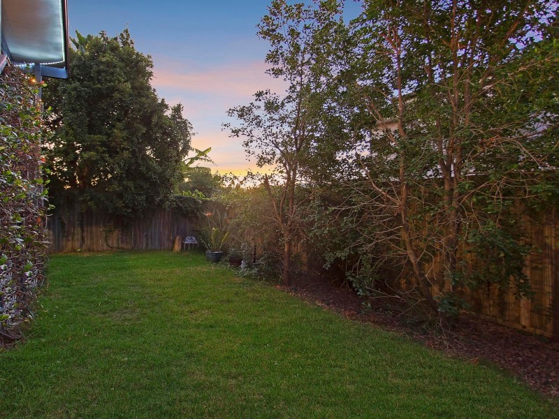 1/18 Brassey Street, Fairfield QLD 4103