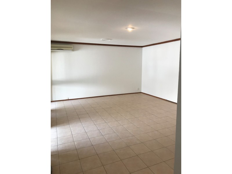 4/8 Cale Street, Como WA 6152