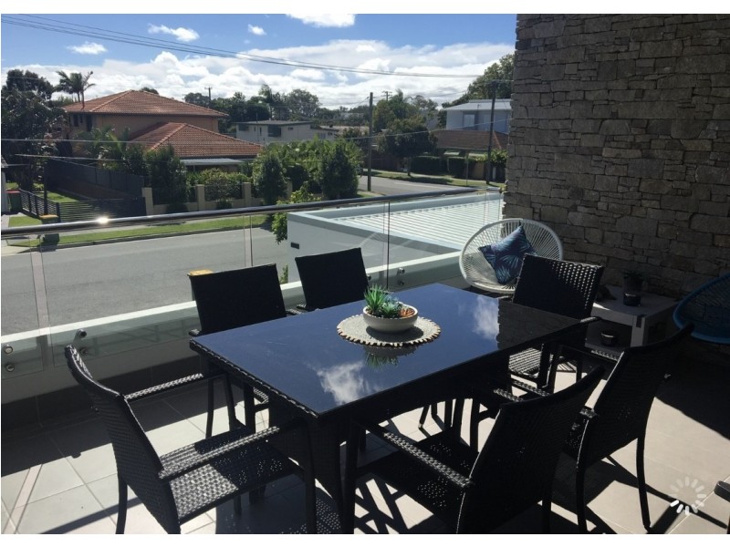 2/38 Milton Avenue, Paradise Point QLD 4216