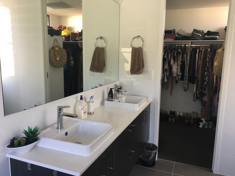 2/38 Milton Avenue, Paradise Point QLD 4216