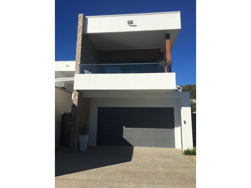 2/38 Milton Avenue, Paradise Point QLD 4216