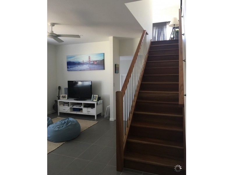 2/38 Milton Avenue, Paradise Point QLD 4216