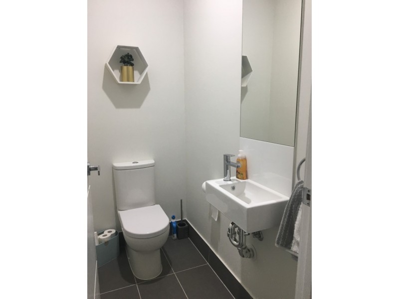 2/38 Milton Avenue, Paradise Point QLD 4216