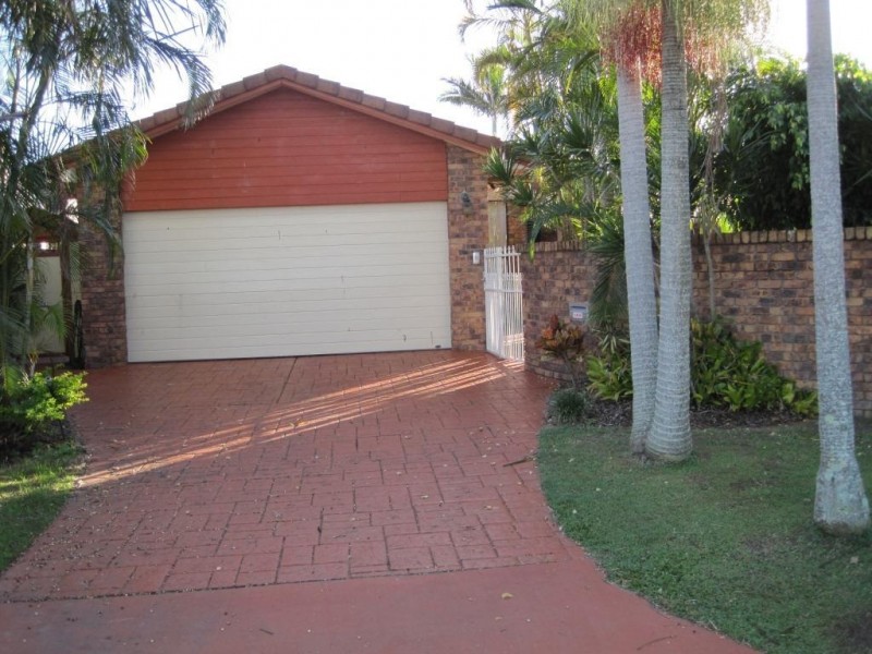 21 Kurrawa Avenue, Mermaid Waters QLD 4218