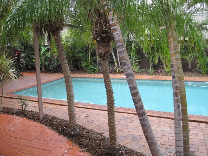 21 Kurrawa Avenue, Mermaid Waters QLD 4218