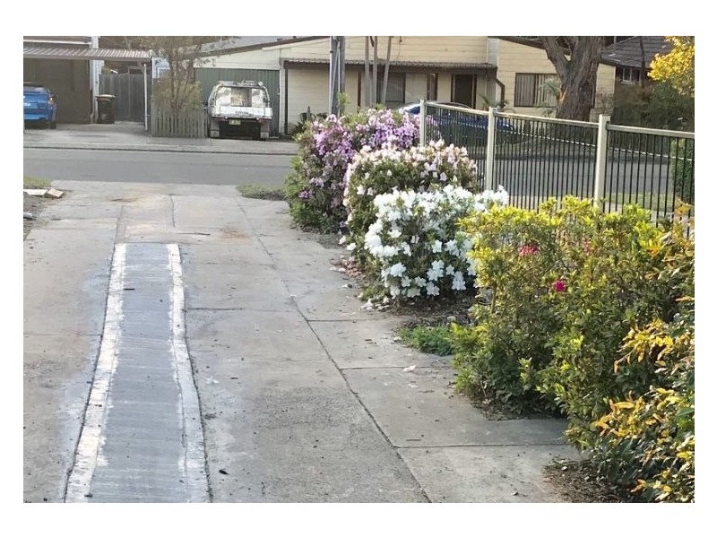 8b Ogilvy Street, Peakhurst NSW 2210