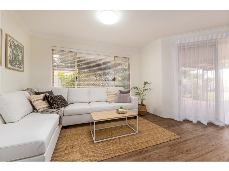 12 Dunster Way, Orelia WA 6167