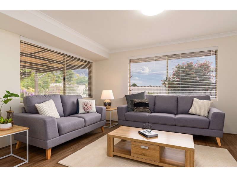 12 Dunster Way, Orelia WA 6167