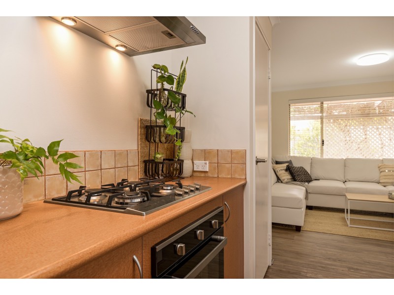 12 Dunster Way, Orelia WA 6167