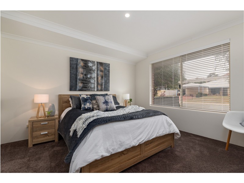 12 Dunster Way, Orelia WA 6167