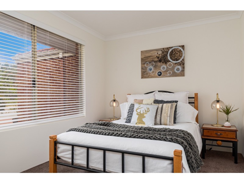 12 Dunster Way, Orelia WA 6167