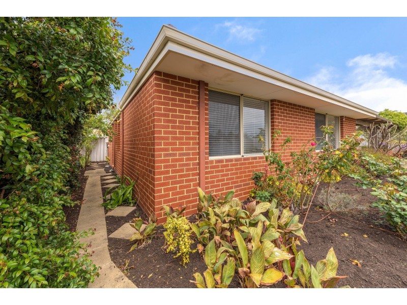 12 Dunster Way, Orelia WA 6167