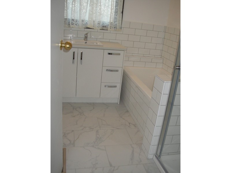 2 Rotherwood Close, Wantirna VIC 3152