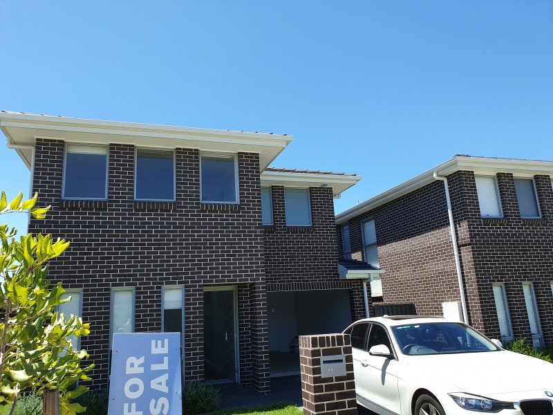 11 Bega Street, Gregory Hills NSW 2557