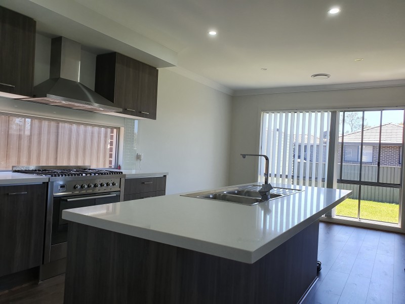 11 Bega Street, Gregory Hills NSW 2557