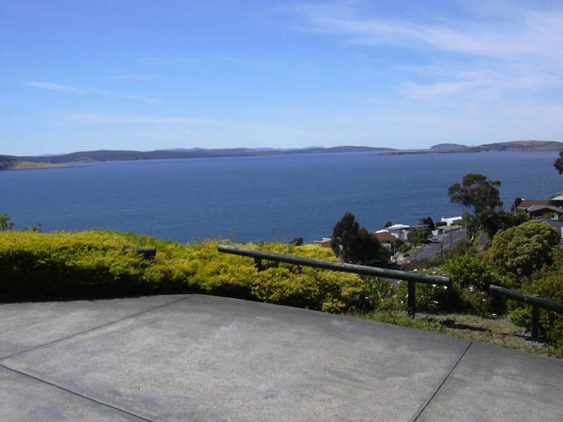 7 Pauldon Drive, Sandy Bay TAS 7005