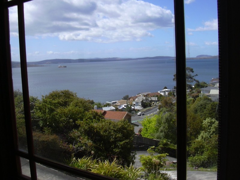 7 Pauldon Drive, Sandy Bay TAS 7005