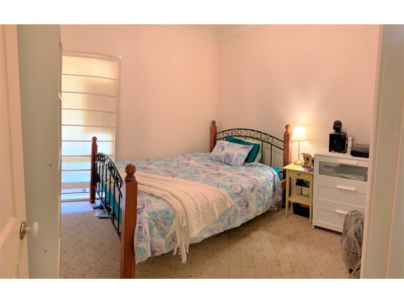 27 Elphinstone Way, Caroline Springs VIC 3023