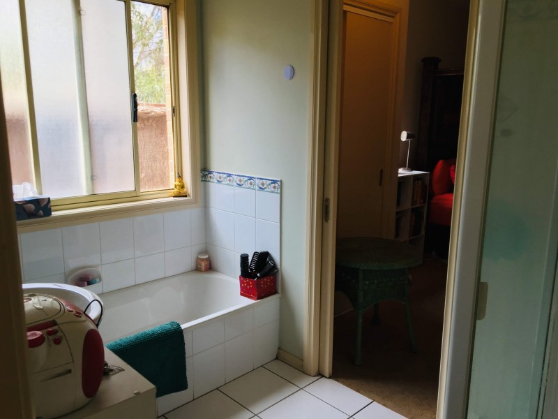 27 Elphinstone Way, Caroline Springs VIC 3023