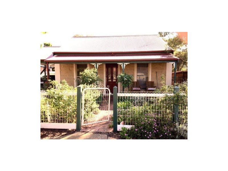 27 Elphinstone Way, Caroline Springs VIC 3023