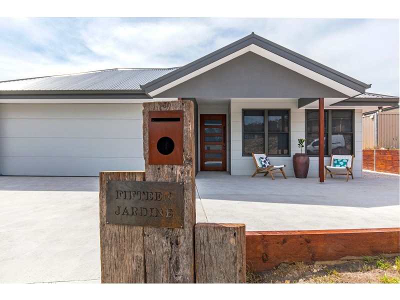 15 Jardine Road, Sunshine Bay NSW 2536