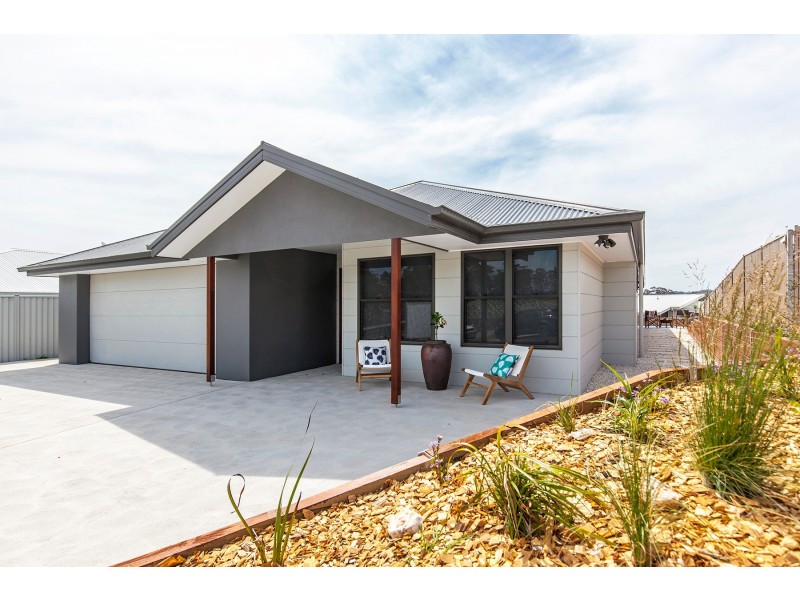 15 Jardine Road, Sunshine Bay NSW 2536