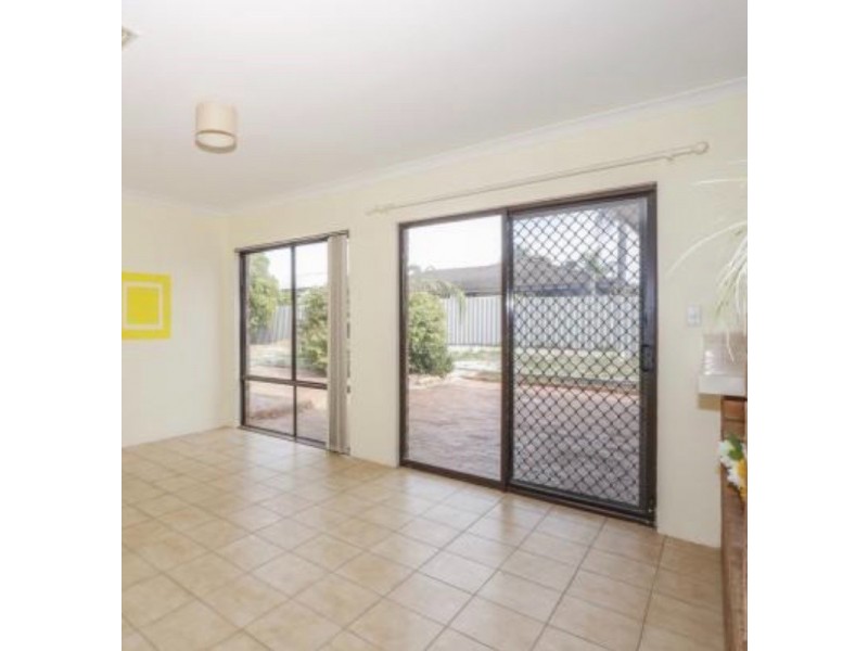 26 Regal Drive, Thornlie WA 6108