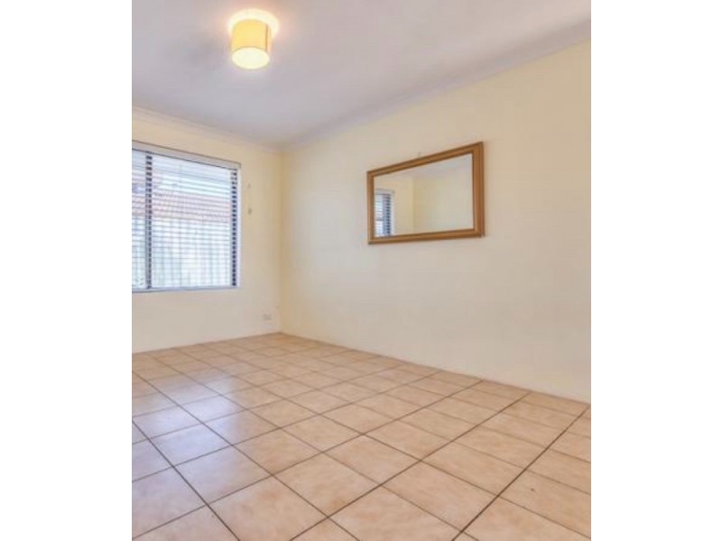 26 Regal Drive, Thornlie WA 6108