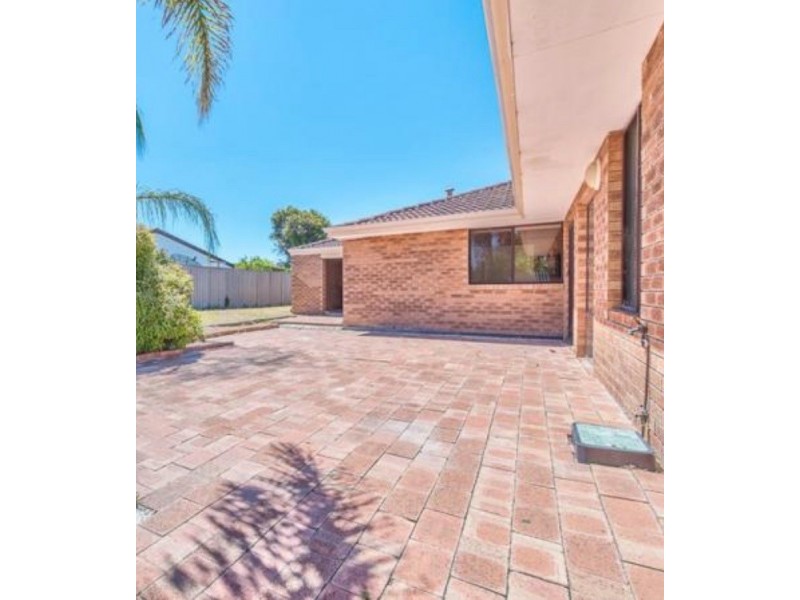 26 Regal Drive, Thornlie WA 6108