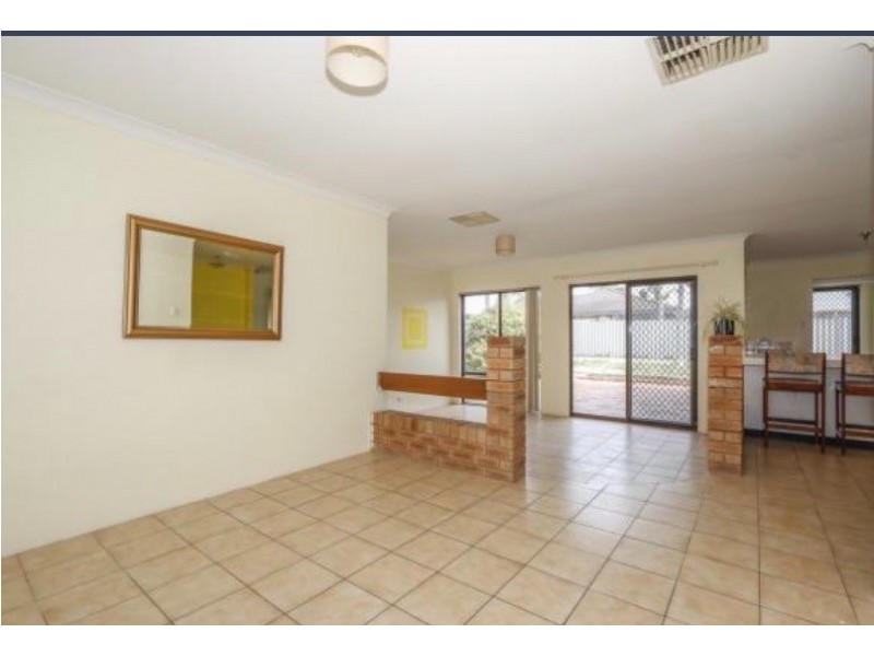 26 Regal Drive, Thornlie WA 6108