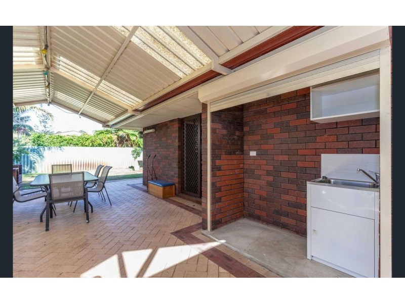 16 Saint Andrews Way, Duncraig WA 6023