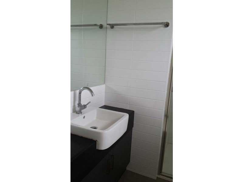 5 Risdon Drive, Notting Hill VIC 3168