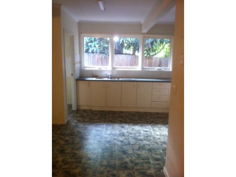 2/1 Kenilworth Avenue, Frankston VIC 3199