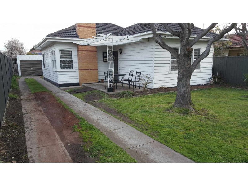 34 Canterbury Street, Deer Park VIC 3023