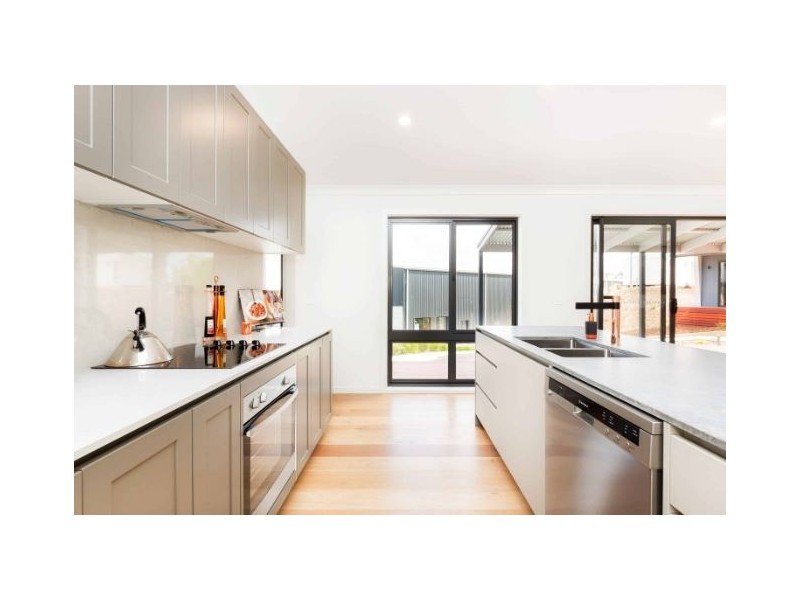102 Station Road West, Norwood TAS 7250