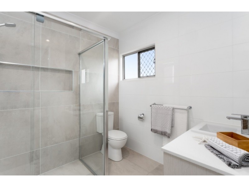 5 Third Avenue, Scarborough QLD 4020