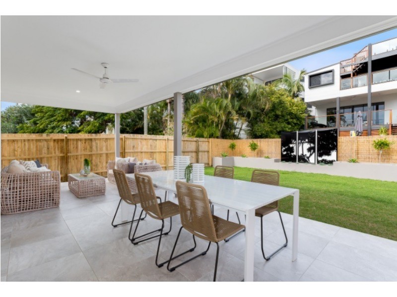 5 Third Avenue, Scarborough QLD 4020