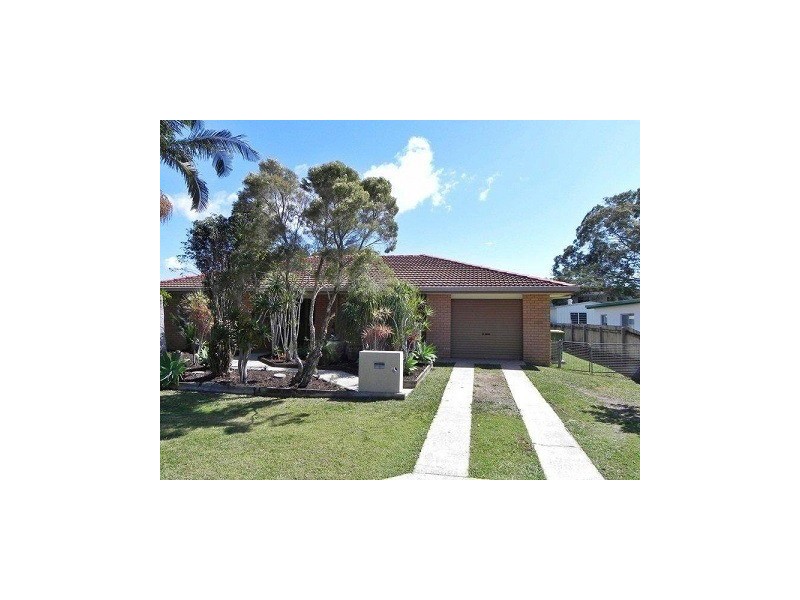 4 Montgomery Crescent, Golden Beach QLD 4551