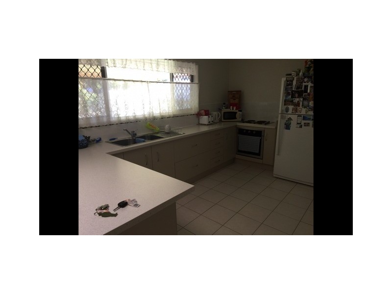 4 Montgomery Crescent, Golden Beach QLD 4551