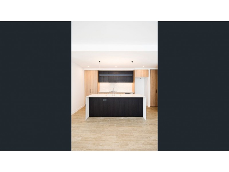 202 / 147 Sir Fred Schonell Drive, St Lucia QLD 4067